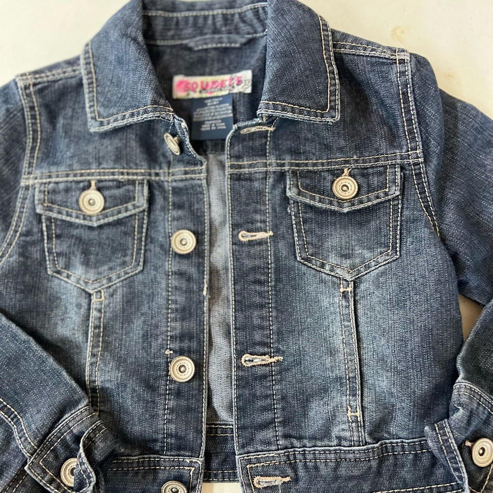 Girl’s Squeeze Jean Jacket Size 8